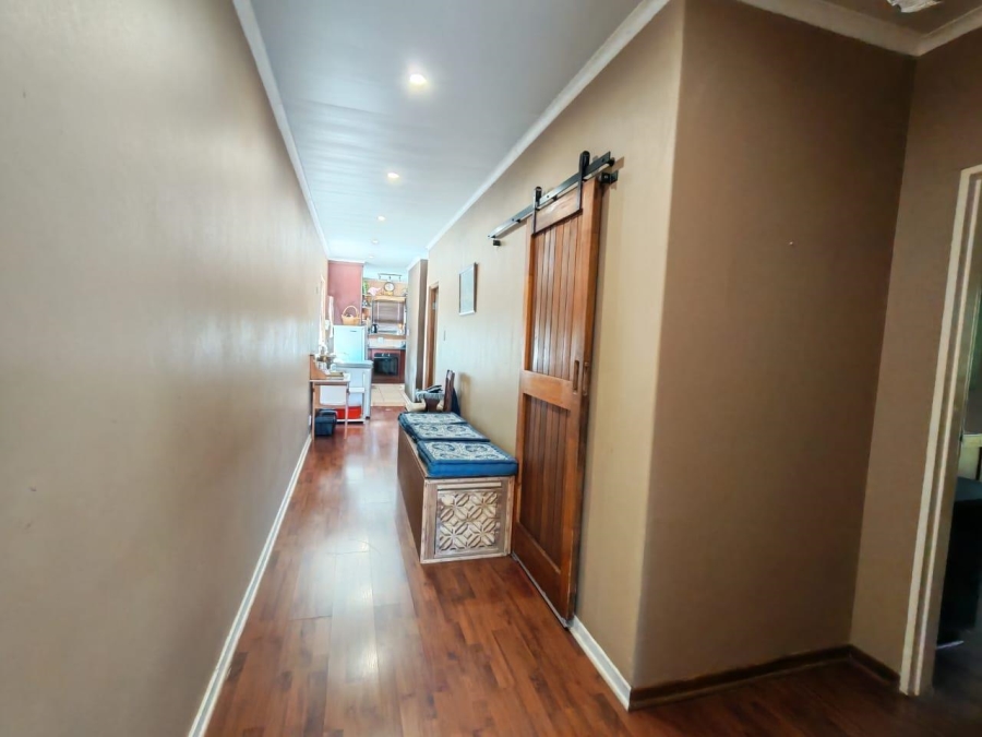 6 Bedroom Property for Sale in Pellissier Free State